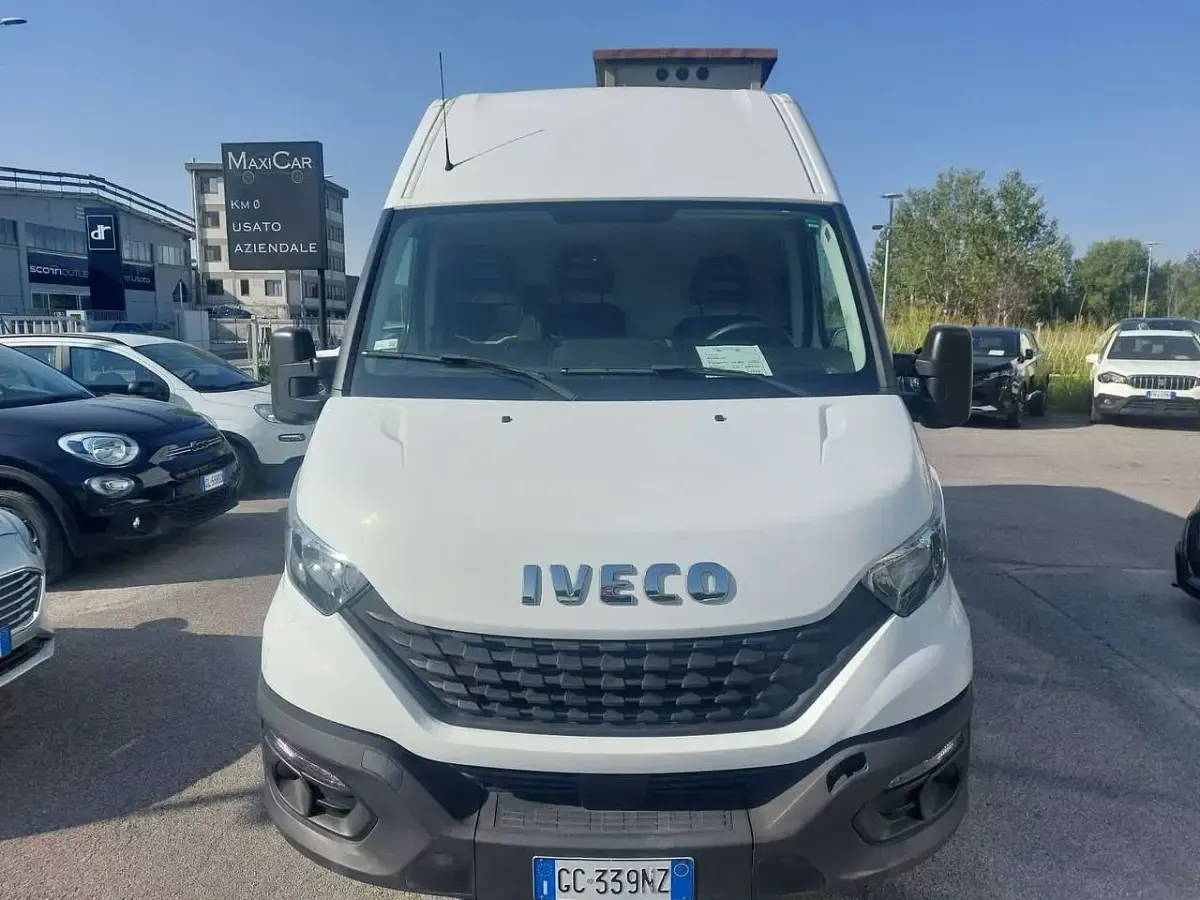 Usata Iveco Daily 116 CV (85 kW) 2020 Bianco Furgone