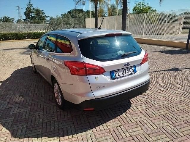 Begagnad Ford Focus Titanium 120 HK (88 kW) 2016 Grå Kombi