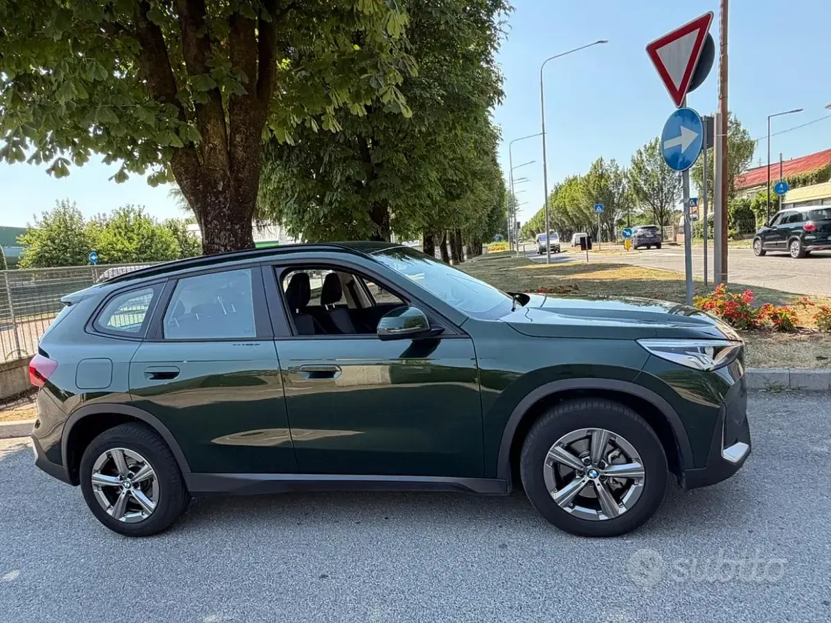 Usata BMW X1 150 CV (110 kW) 2024 Verde SUV
