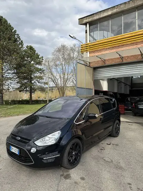 Usata Ford S-MAX Titanium 163 CV (119 kW) 2012 Monovolume
