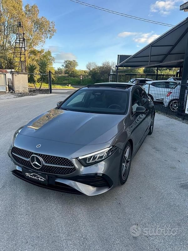 Usata Mercedes A180 AMG Line Premium 115 CV (84 kW) 2023 Grigio Berlina