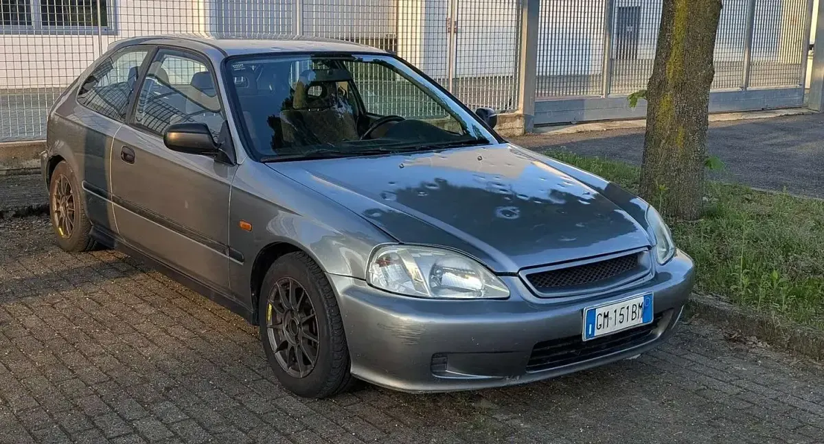 Usata Honda Civic LS 114 CV (83 kW) 1999 Grigio Berlina
