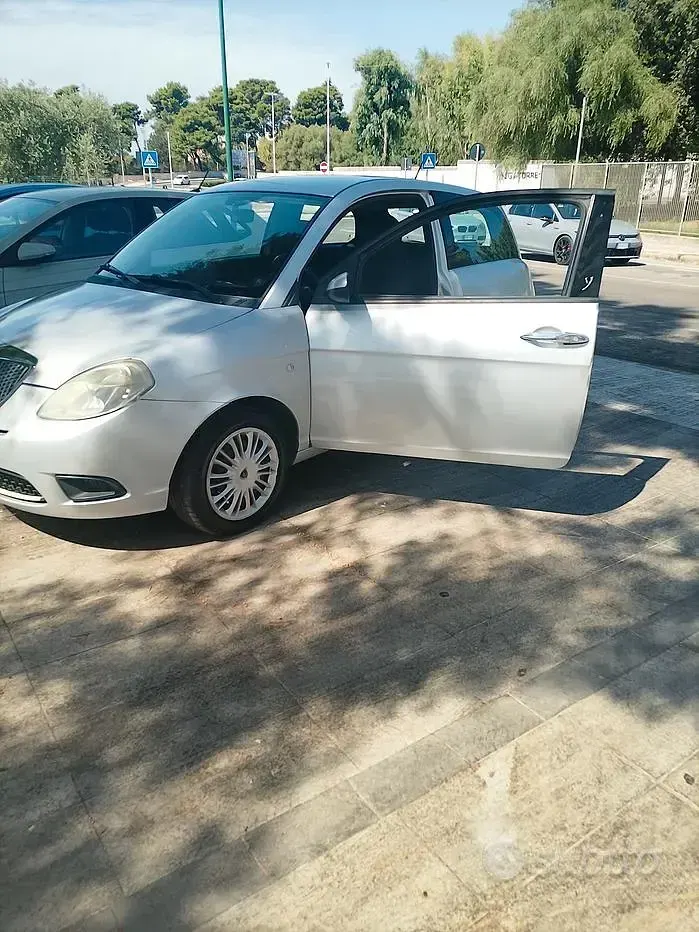 Usata Lancia Ypsilon 60 CV (44 kW) 2009 Utilitaria