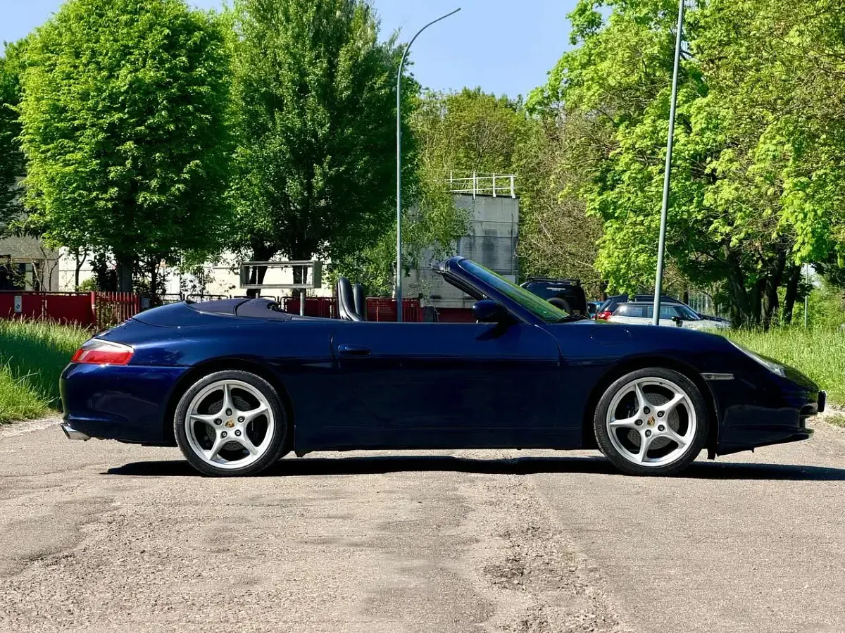 Usata Porsche 911 Carrera Cabriolet 320 CV (235 kW) 2003 Midnight blue Cabrio