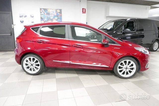 Usata Ford Fiesta Vignale 101 CV (74 kW) 2018 Rosso Utilitaria
