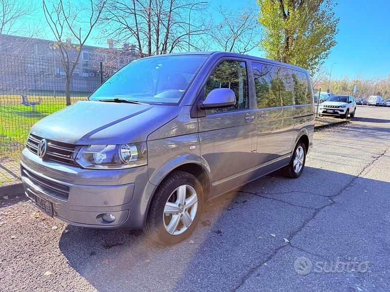 Grigio Usata 2012 VW Multivan Furgone | 21.000 € (Buon prezzo) - Immagine 1/4