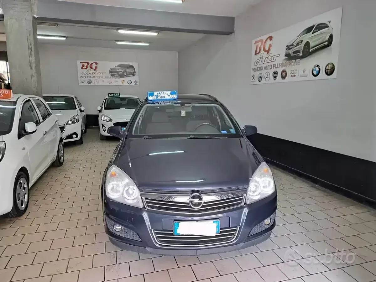 Usata Opel Astra 101 CV (74 kW) 2008 Bluazzurro Station wagon