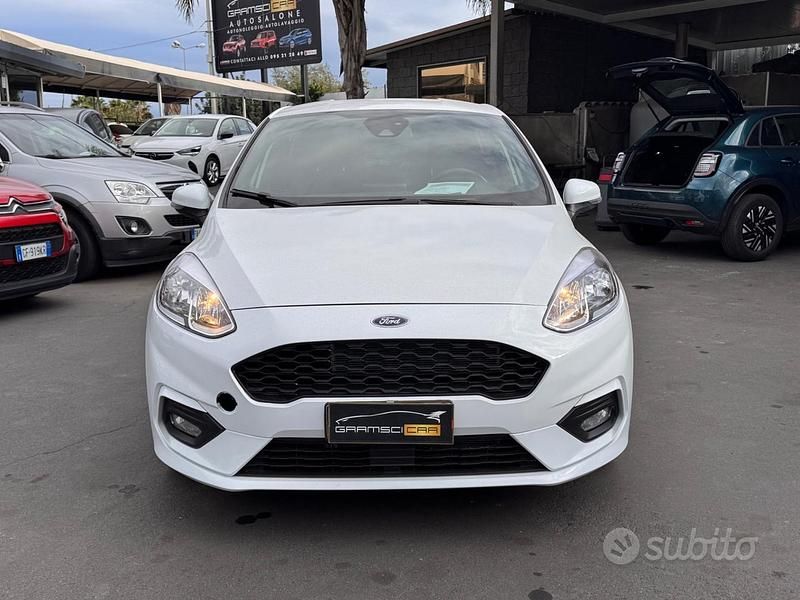 Usata Ford Fiesta ST-Line 85 CV (62 kW) 2018 Bianco Berlina