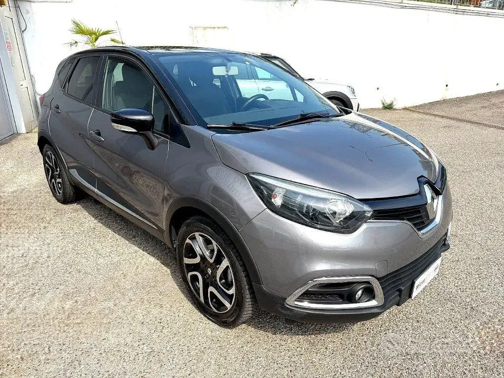 Usata Renault Captur 90 CV (66 kW) 2013 Grigio SUV