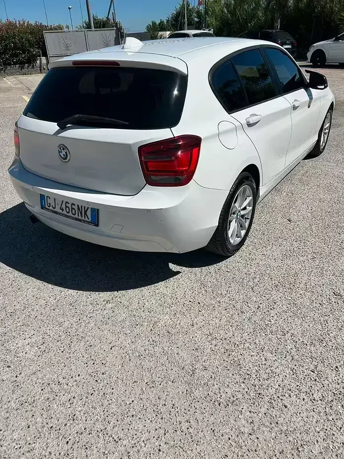 Usata BMW 114 95 CV (69 kW) 2012 Bianco Utilitaria