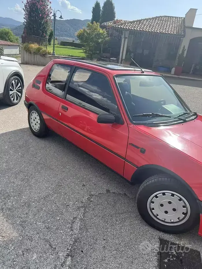 Usata Peugeot 205 83 CV (61 kW) 1992 Rosso Berlina