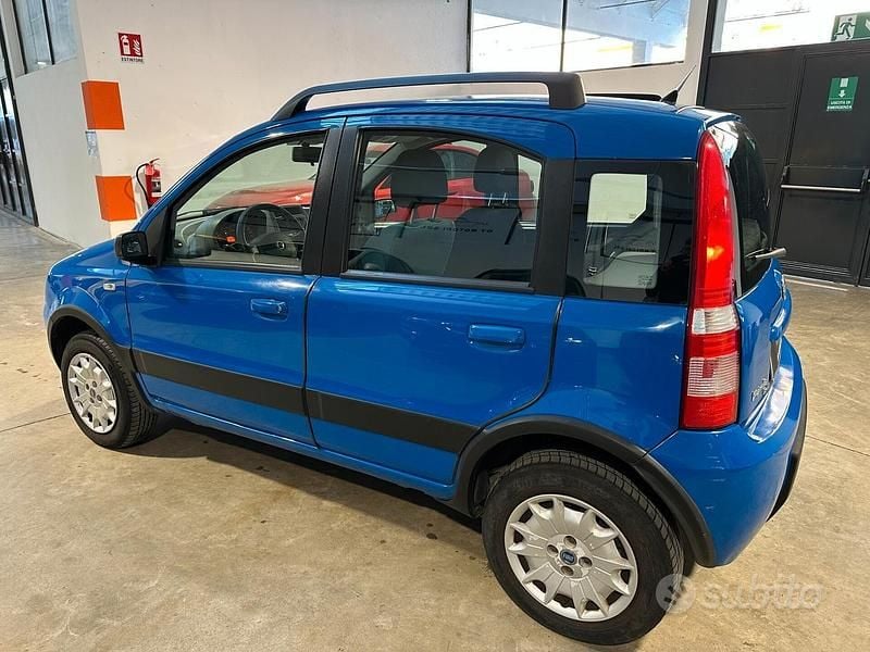 Usata Fiat Panda 4x4 Climbing 60 CV (44 kW) 2005 Blu Utilitaria