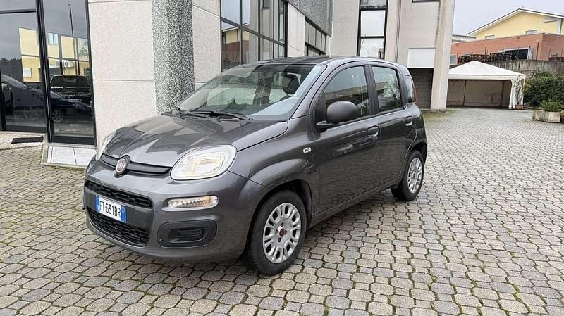 Grigio Usata 2018 Fiat Panda Easy Due volumi | 8800 € (Buon prezzo) - Immagine 1/4