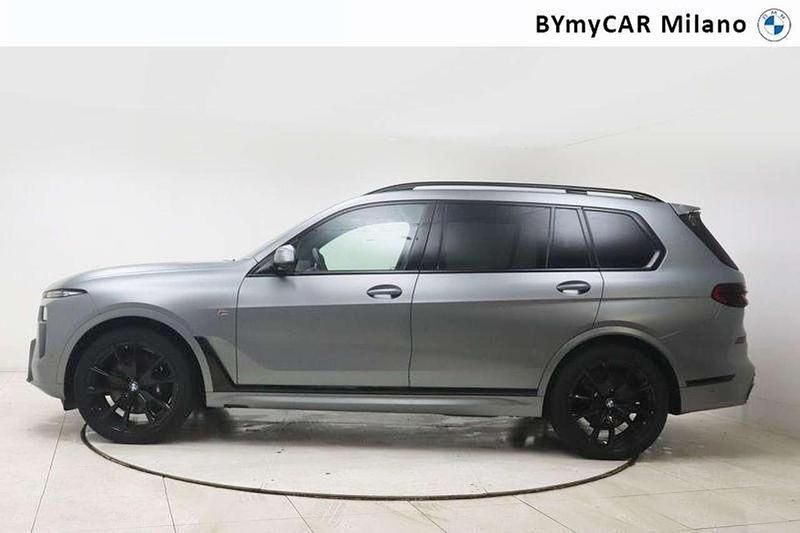 Usata BMW X7 M Sport 352 CV (258 kW) 2025 Frozen pure grey metallizzato SUV