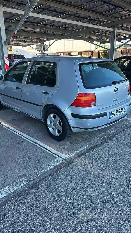 Usata VW Golf IV 75 CV (55 kW) 2000 Grigio Utilitaria