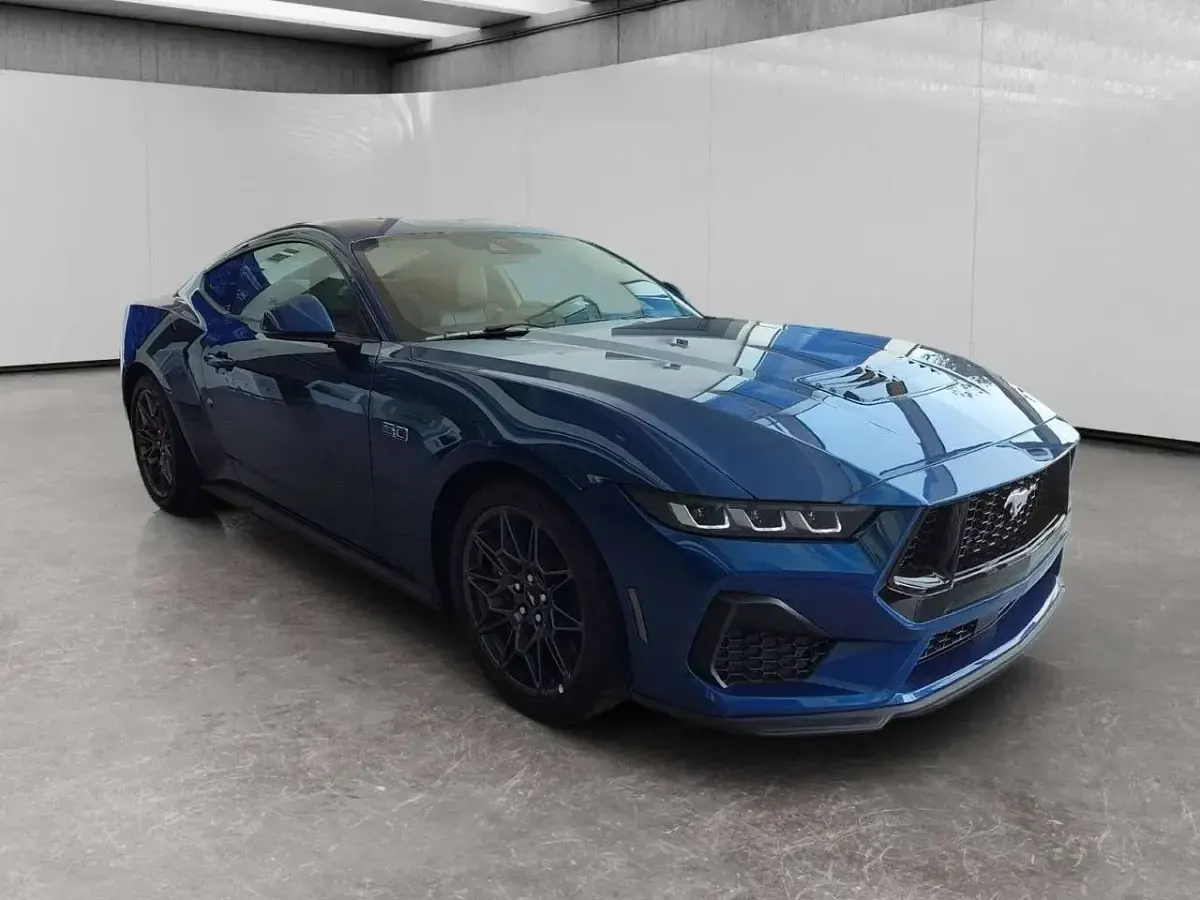 Nuova Ford Mustang GT Fastback 450 CV (330 kW) 2026 Atlas blue Coupé