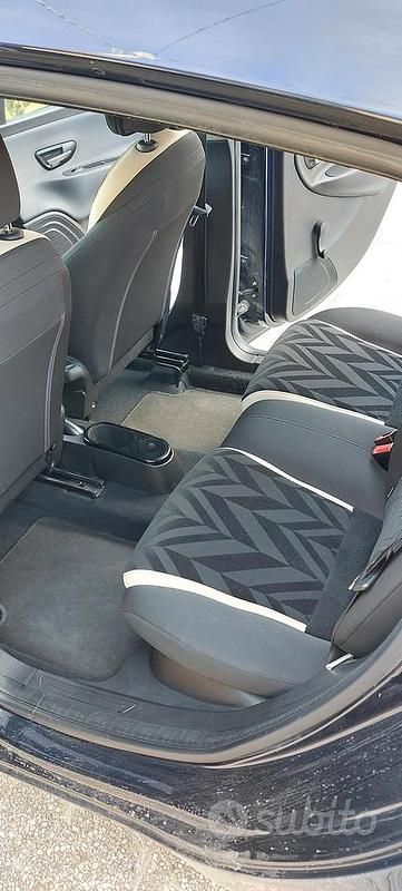 Usata Lancia Ypsilon Platinum 95 CV (69 kW) 2016 Blu Utilitaria