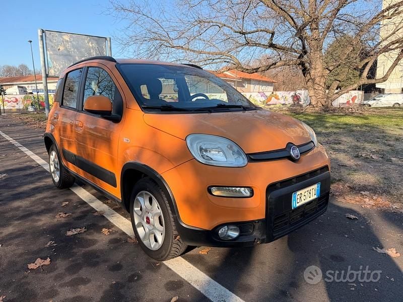 Arancione Usata 2013 Fiat Panda Trekking Tre volumi | 4350 € (Buon prezzo) - Immagine 1/4