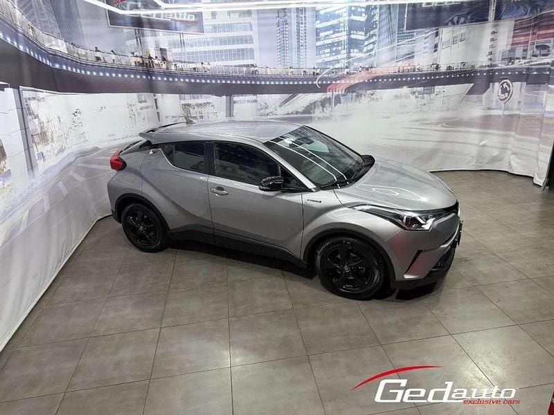 Usata Toyota C-HR Lounge 98 CV (72 kW) 2018 Argento SUV