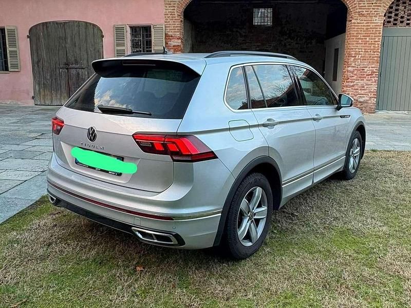 Usata VW Tiguan R-line 150 CV (110 kW) 2022 Argento SUV
