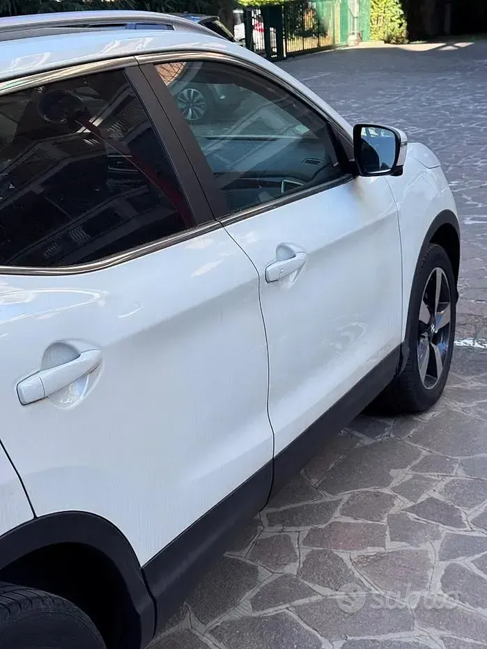 Usata Nissan Qashqai Tekna 110 CV (80 kW) 2015 Bianco SUV