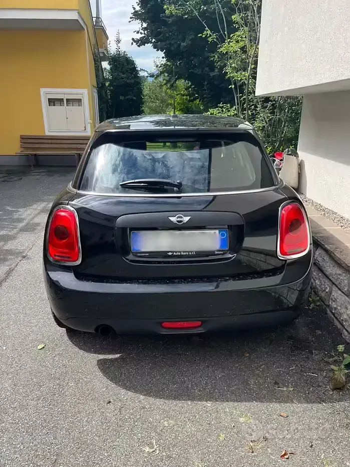 Usata Mini ONE 75 CV (55 kW) 2016 Nero Utilitaria