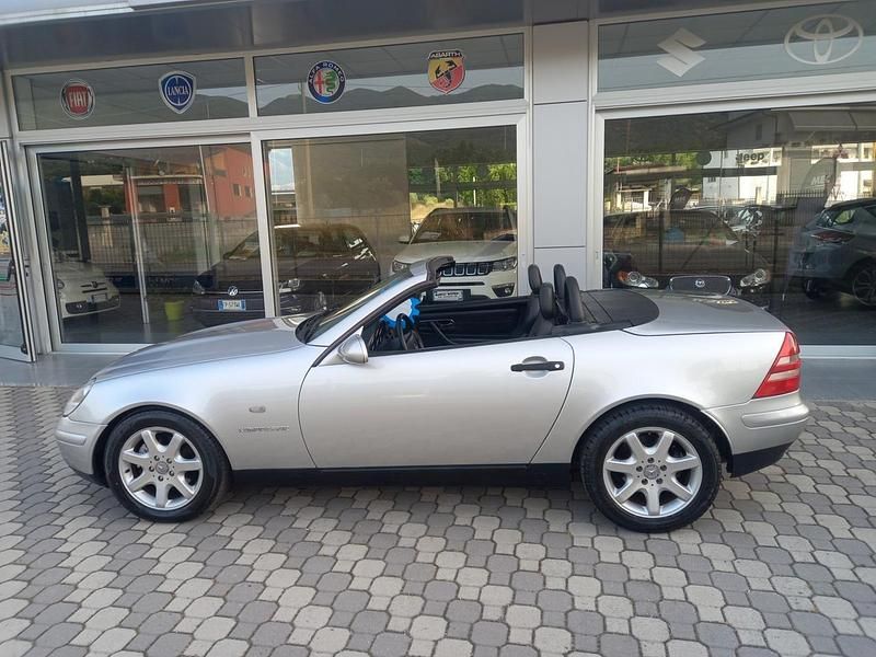 Usata Mercedes SLK200 192 CV (141 kW) 2000 Argento Cabrio