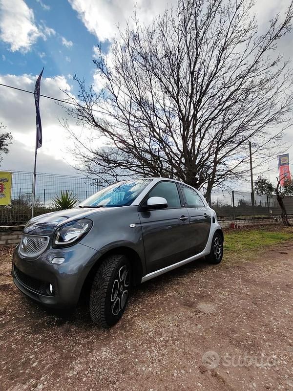 Usata Smart ForFour Prime 70 CV (51 kW) 2016 Grigio Utilitaria