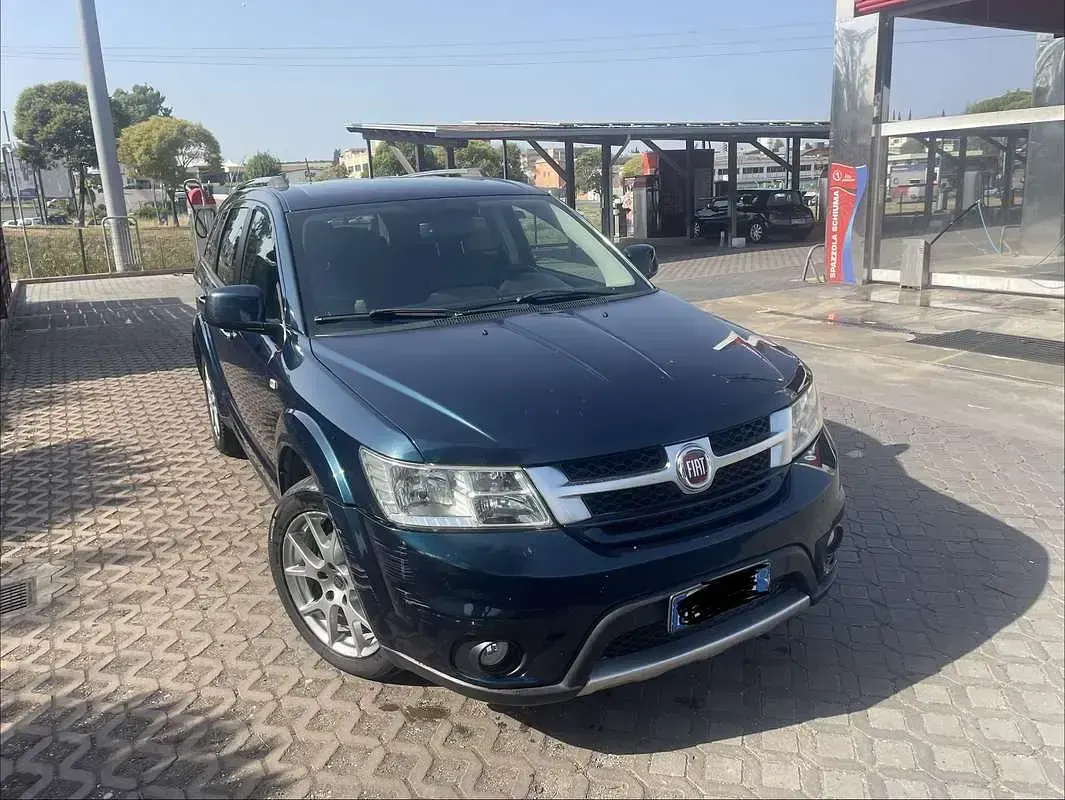 Usata Fiat Freemont Lounge 170 CV (125 kW) 2015 Verde SUV