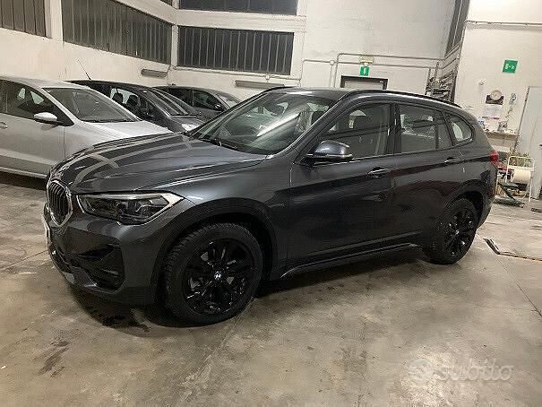Usata BMW X1 Sport Line 190 CV (139 kW) 2021 Grigio SUV