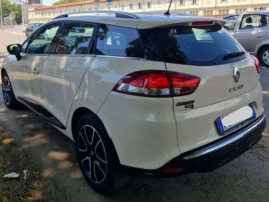 Usata Renault Clio Dynamique 88 CV (64 kW) 2016 Beige Station wagon