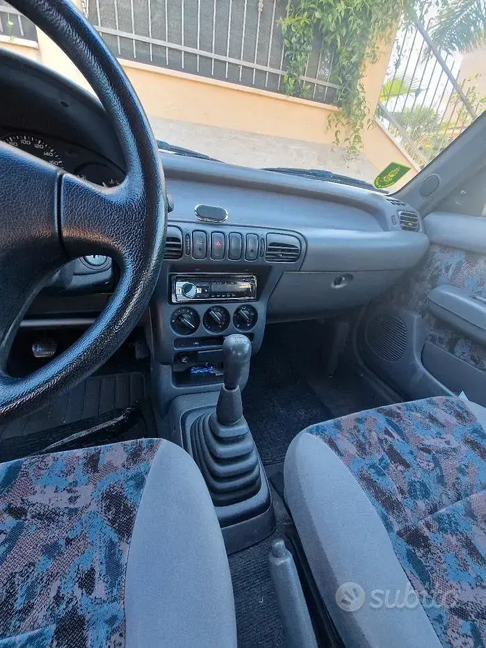 Usata Nissan Micra 54 CV (39 kW) 1997 Nero Utilitaria