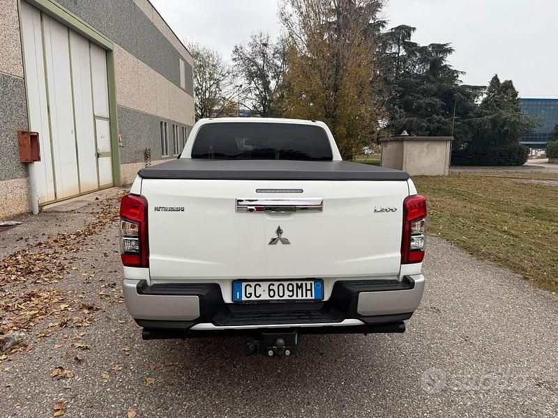 Usata Mitsubishi L200 Intense 150 CV (110 kW) 2020 Bianco Pick-up