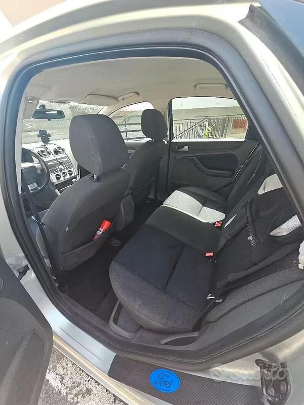 Usata Ford Focus 2007 Grigio Berlina