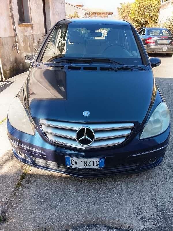 Usata Mercedes B200 140 CV (102 kW) 2005 Monovolume