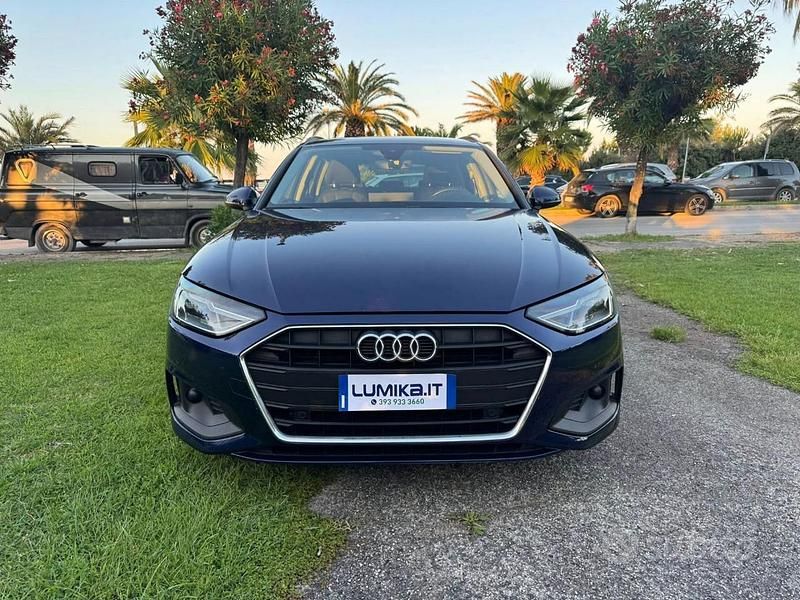 Usata Audi A4 Business 136 CV (100 kW) 2022 Blu Station wagon