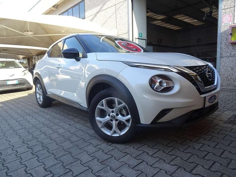 Metallizzato bianco Usata 2020 Nissan Juke Acenta SUV | 13.800 € (Buon prezzo) - Immagine 1/4
