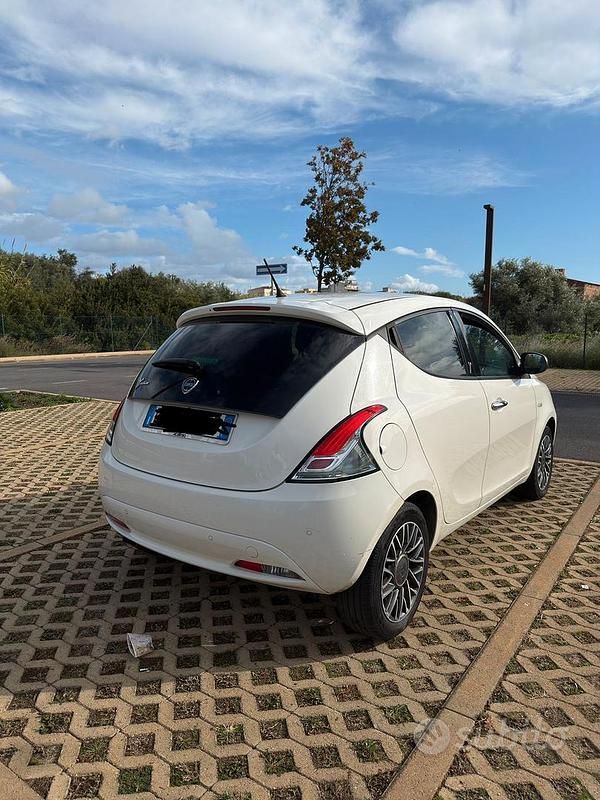 Usata Lancia Ypsilon Silver 95 CV (69 kW) 2018 Utilitaria