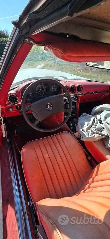 Begagnad Mercedes SL450 217 HK (159 kW) 1980 Vit Cab