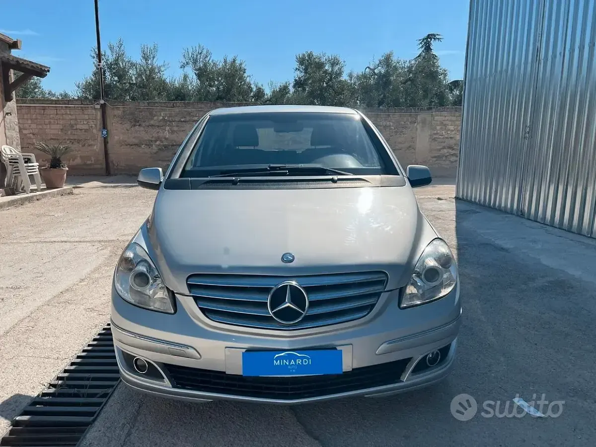 Usata Mercedes B200 140 CV (102 kW) 2006 Monovolume