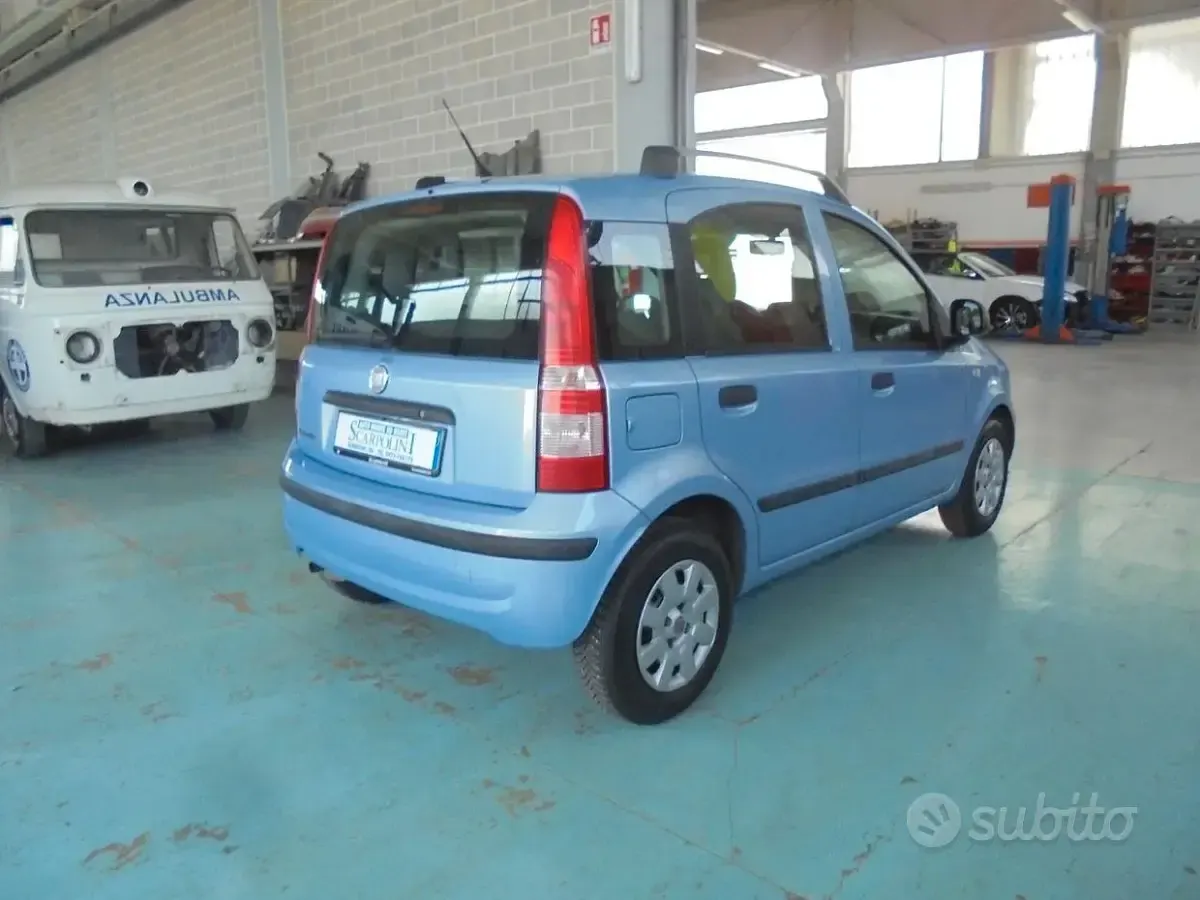 Usata Fiat Panda Dynamic 69 CV (50 kW) 2011 Bluazzurro Utilitaria