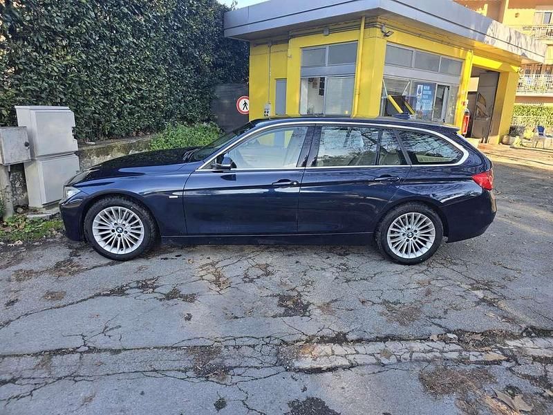 Usata BMW 320 Luxury Line 184 CV (135 kW) 2014 Blu/azzurro Station wagon