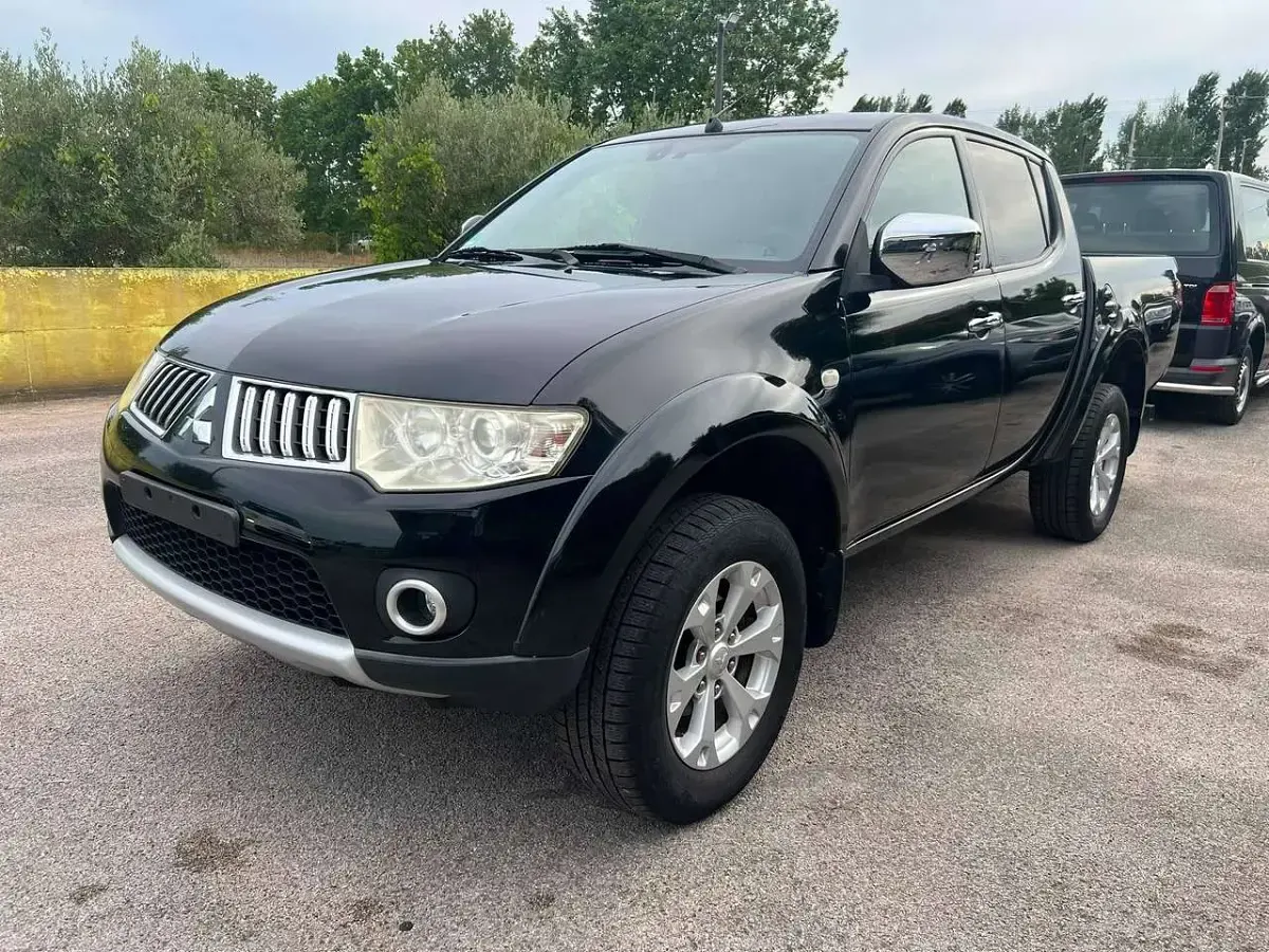 Usata Mitsubishi L200 Intense+ 178 CV (130 kW) 2012 Nero Pick-up