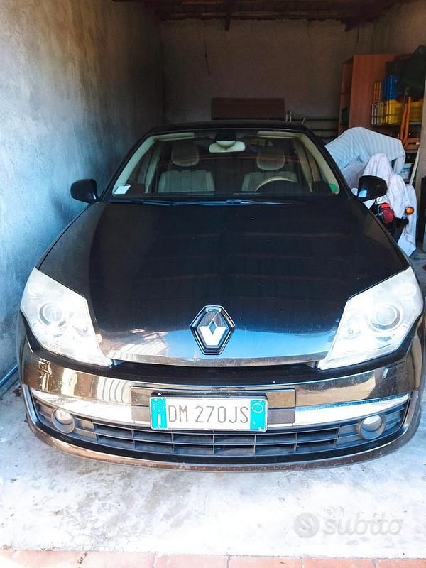 Usata 2008 Renault Laguna III Tre volumi | 2100 € (Buon prezzo) - Immagine 1/4