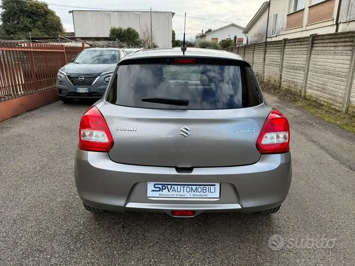 Gebraucht Suzuki Swift Cool 90 PS (66 kW) 2018 Grau Kleinwagen