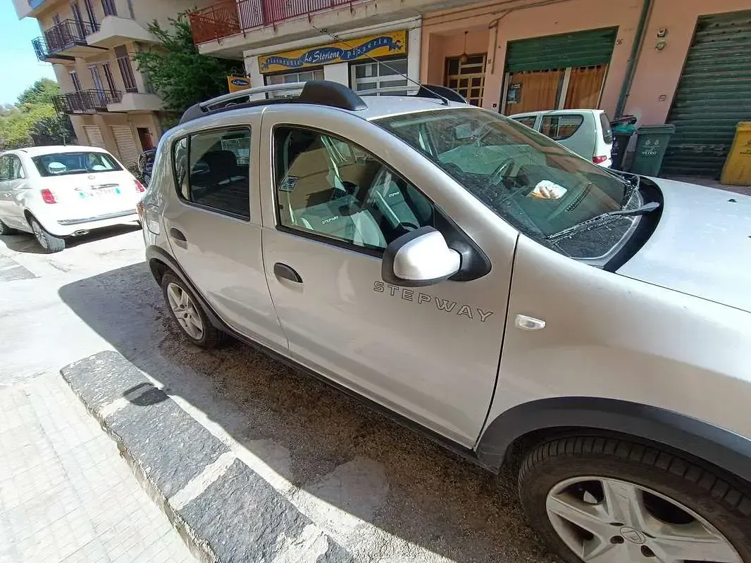 Usata Dacia Sandero Stepway 90 CV (66 kW) 2014 Berlina
