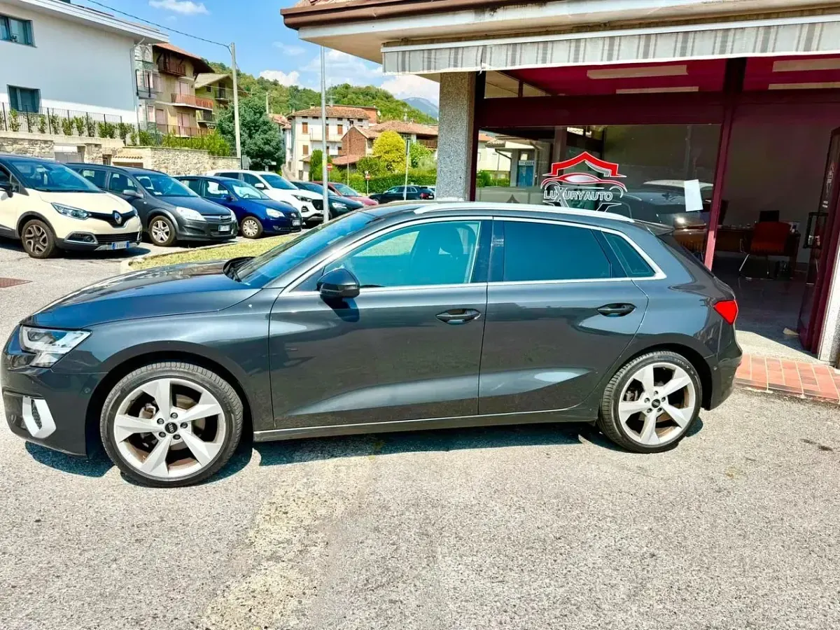 Usata Audi A3 Advanced 150 CV (110 kW) 2021 Argento Berlina