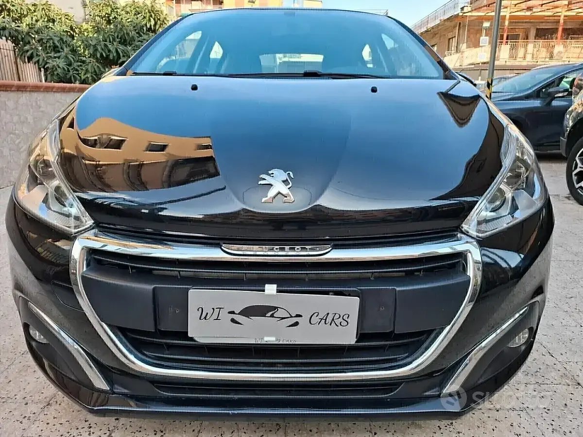 Usata Peugeot 208 82 CV (60 kW) 2016 Nero Utilitaria