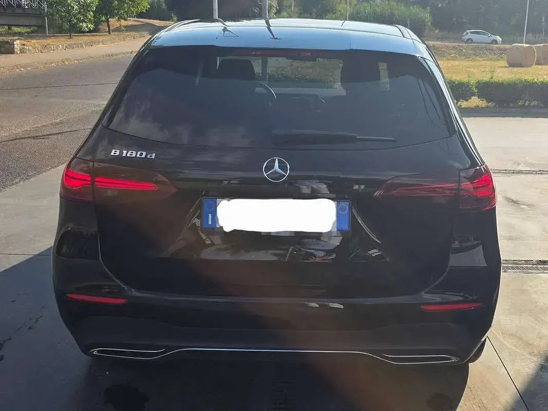 Usata Mercedes B180 Advanced 116 CV (85 kW) 2024 Nero Utilitaria