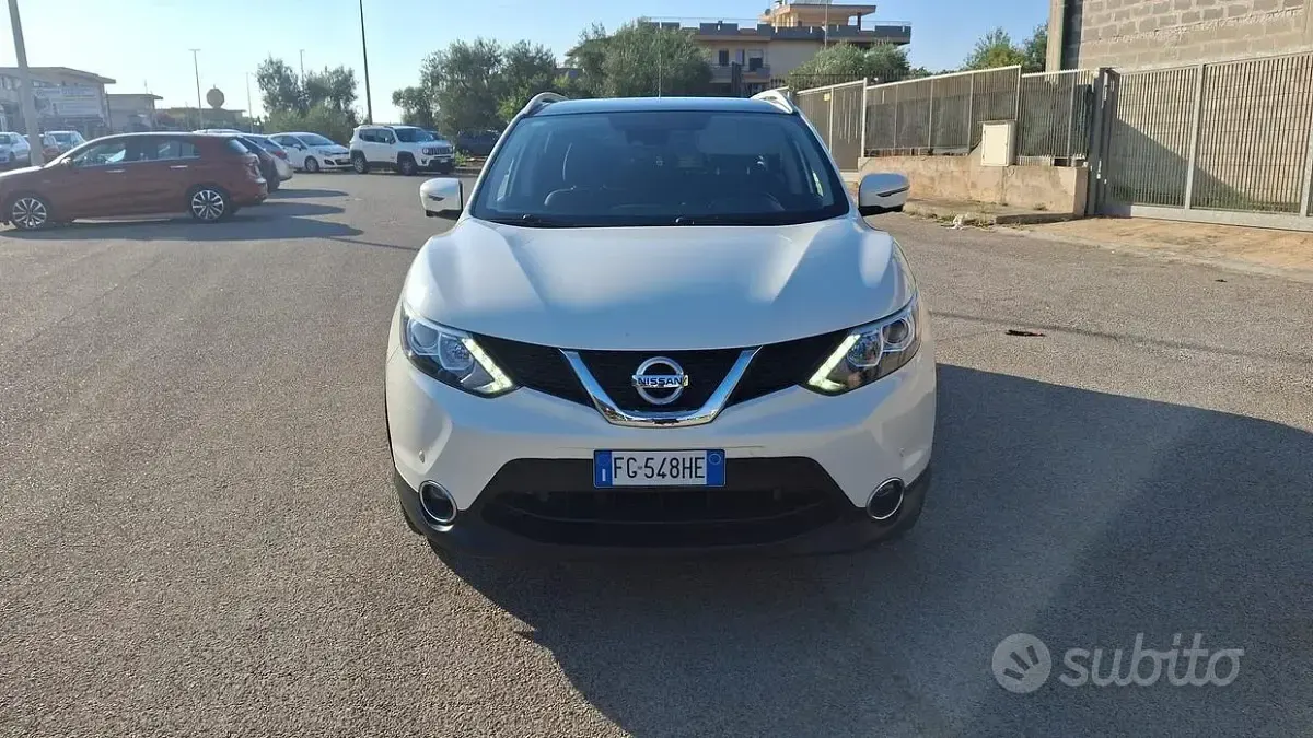 Usata Nissan Qashqai N-Connecta 110 CV (80 kW) 2016 Bianco SUV